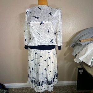 80s White and Navy Blue Memphis Style Pleated Dress |